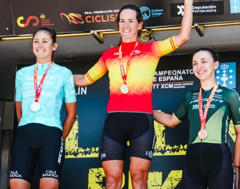 La ciclista d’Ontinyent Sofía Rodríguez, medalla de bronze en el campionat d’Espanya de XCM