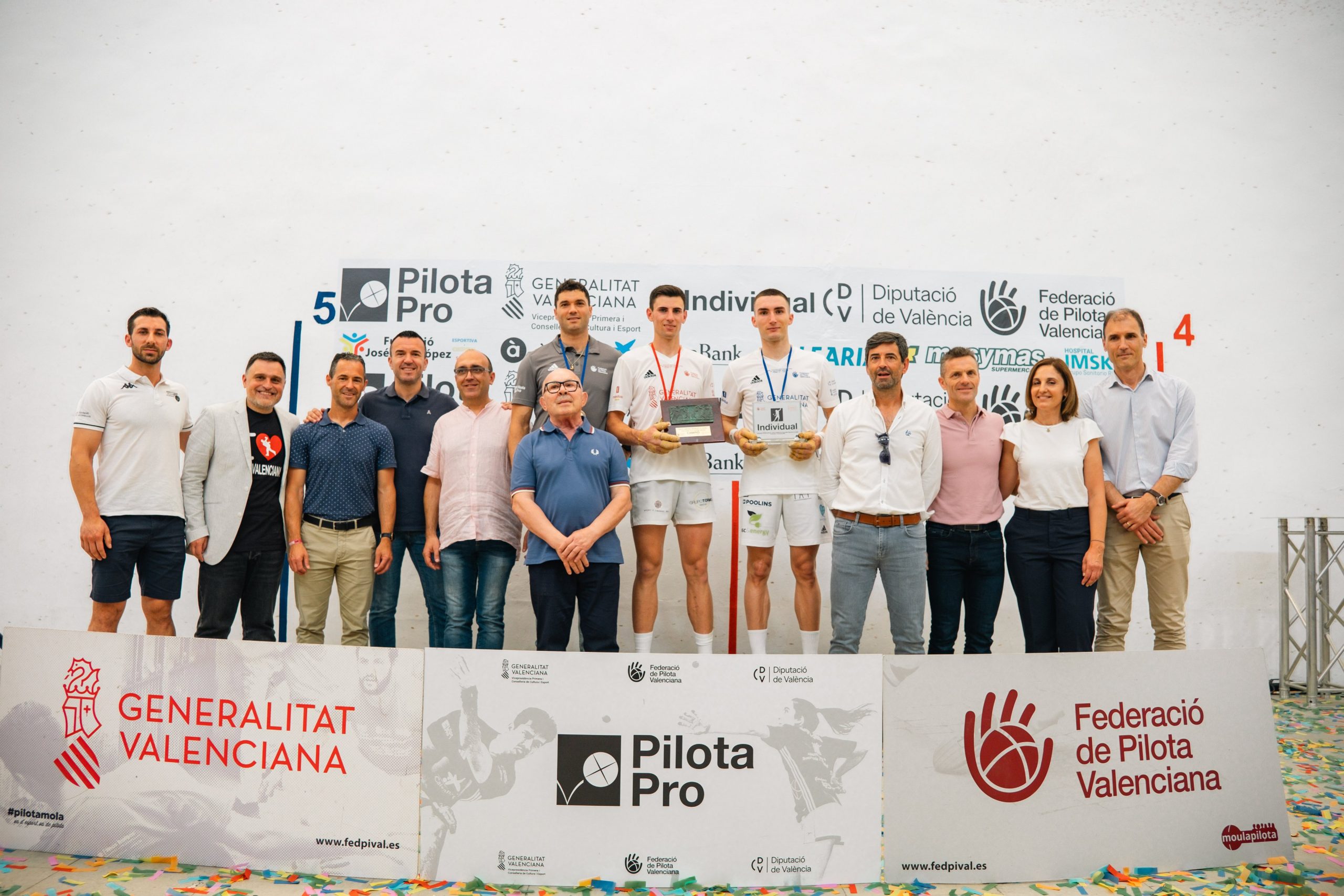 Iván Esparza, d’Ontinyent, posa contra les cordes a Tonet IV, però acaba sucumbint