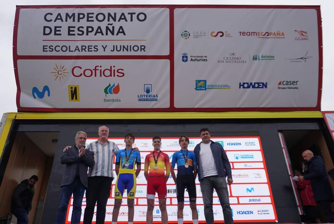 Els ciclistes del C.C. Ontinyent triomfen al campionat d’Espanya